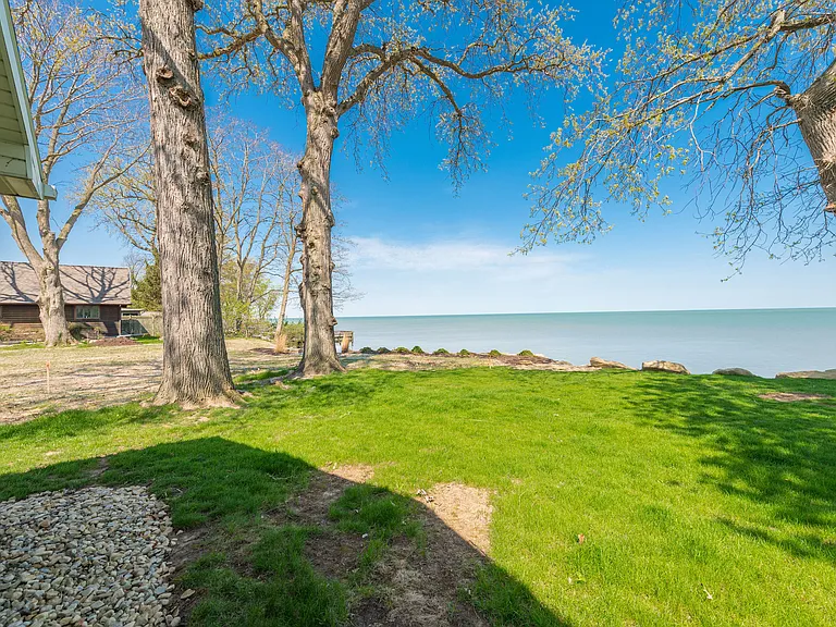 3844 Edgewater Blvd — Photo 47