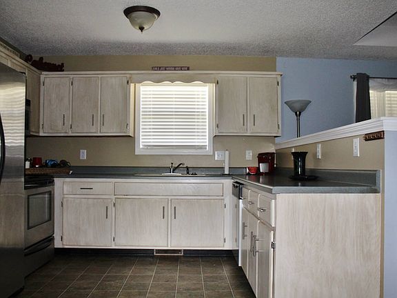 5th image of 1742 Crestview Dr