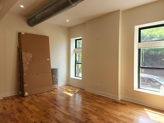 5th image of 2759 W Warren Blvd #2