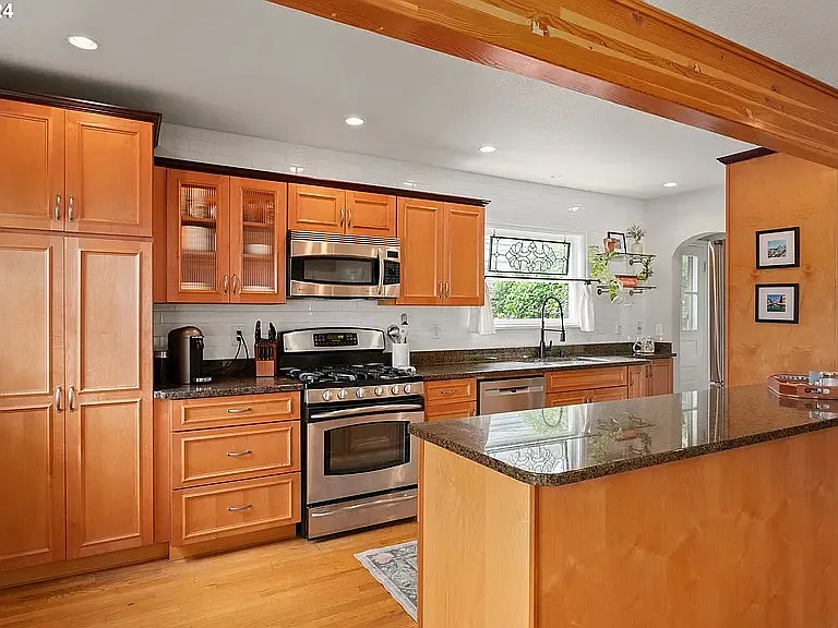 125 W 37th St — Photo 3