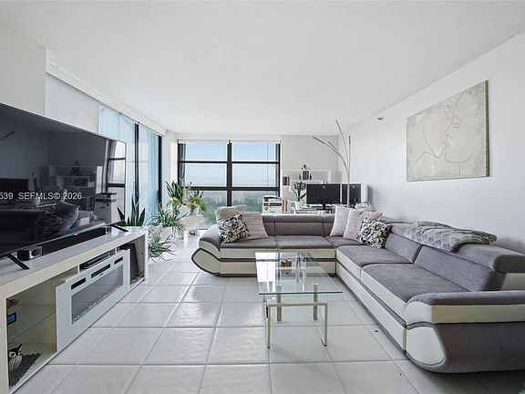 5th image of 20225 NE 34th Ct APT 2218