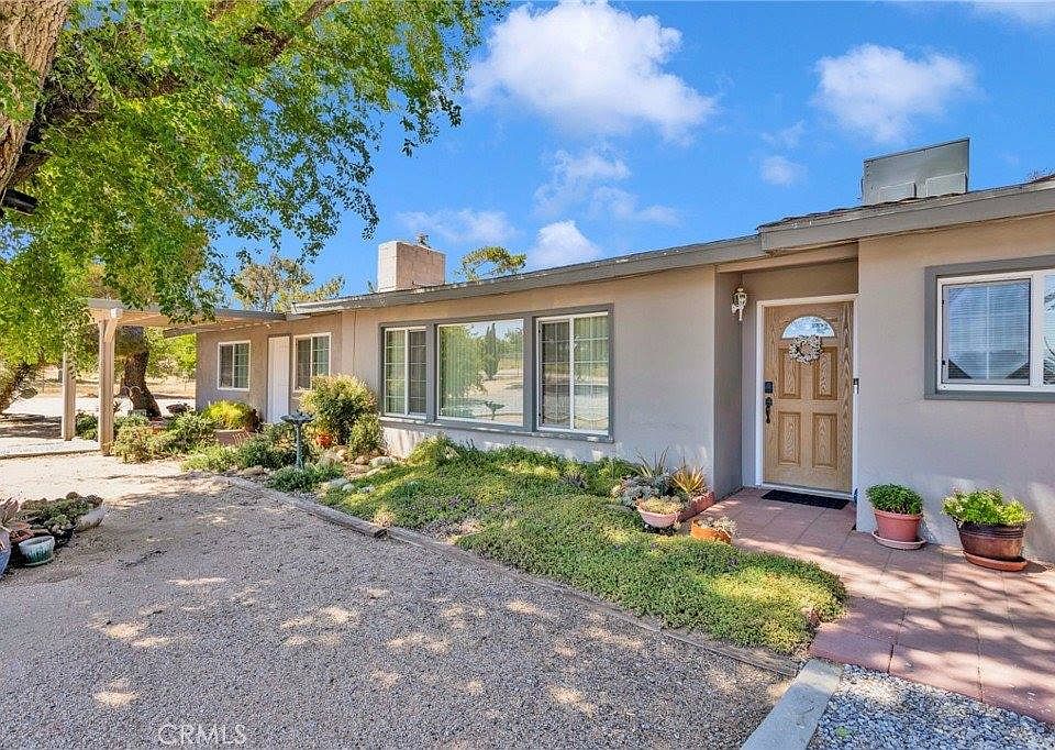 1st image of 15884 El Centro St
