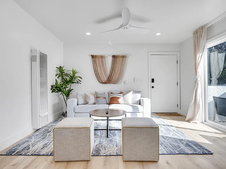 1075 Molino Ave #3 — Photo 34