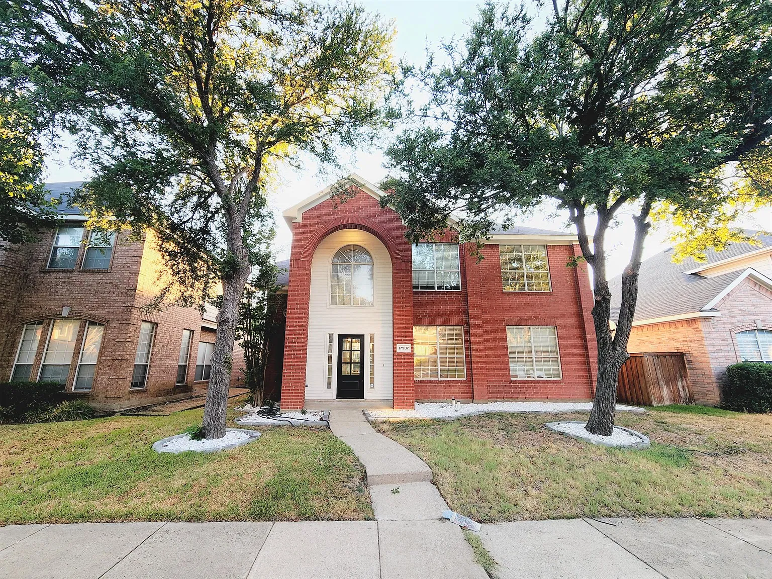 4 bed, 2.5 bath, 2108 sqft, $2,900 — Photo 1