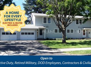 32 Mellinger Ln, Chicopee, MA 01022