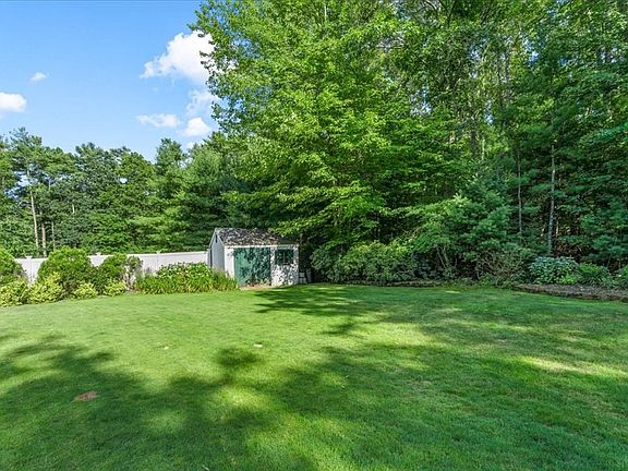 3rd image of 39 Oakman Way