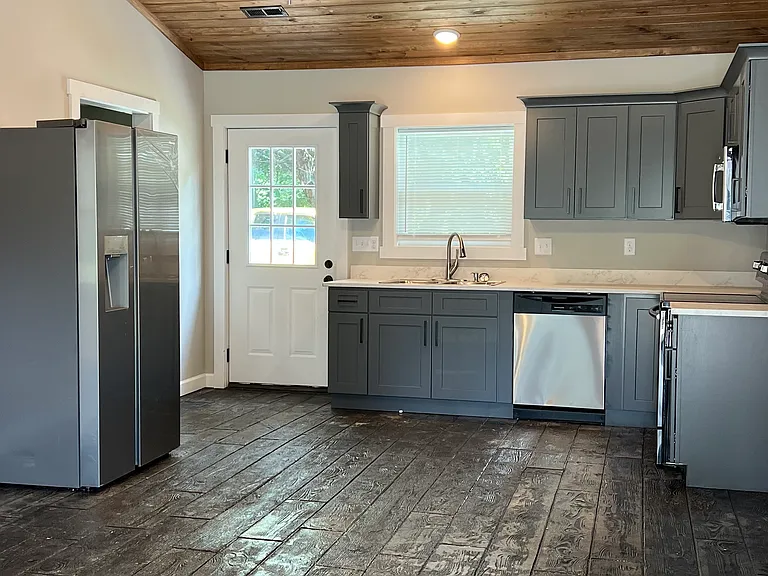 511 Hawkins St #B — Photo 12