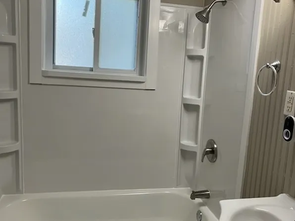 (undisclosed Address), Greenville, MI 48838
