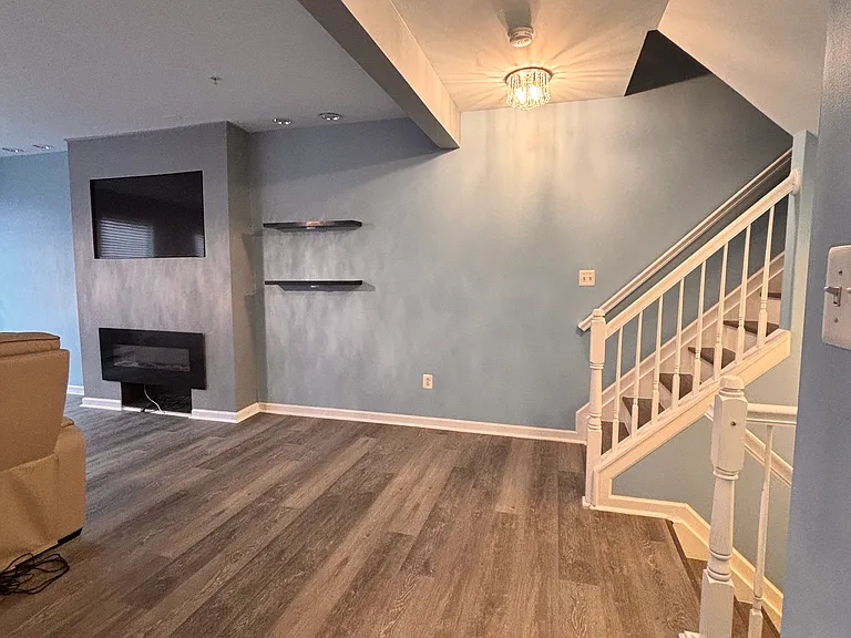 Silverleaf Oak Rd — Photo 20