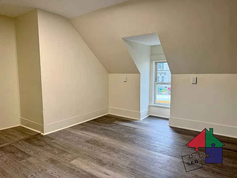 151 S Main St — Photo 11