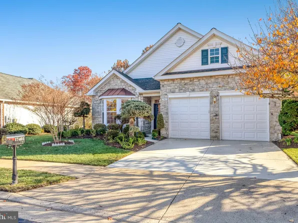 17401 Four Seasons Dr, Dumfries, VA 22025