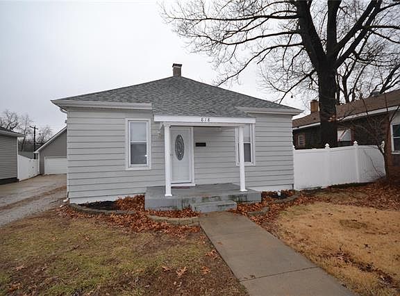 2nd image of 818 E Ferguson Ave