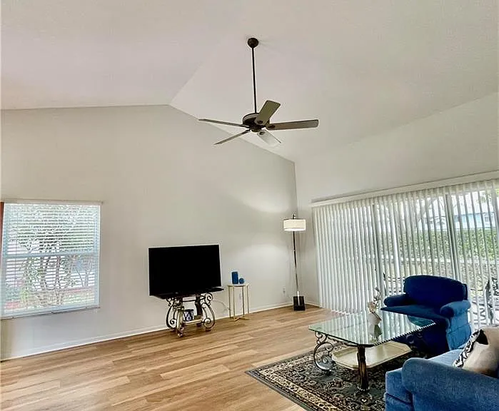 685 Windsor Sq #101 — Photo 11