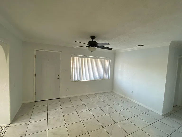 207 Normandy St — Photo 20