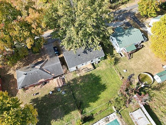 3rd image of 138 Millersburg-cynthiana Rd