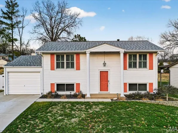 1881 San Pedro Ln, Fenton, MO 63026