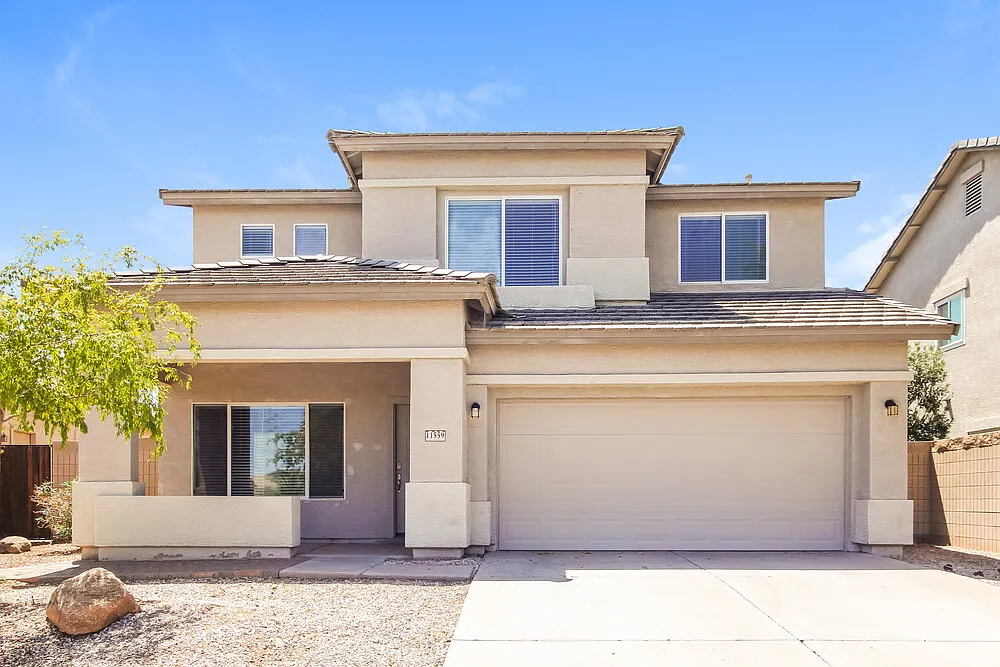 4 bed, 2.5 bath, 2112 sqft, $2,300 — Photo 1
