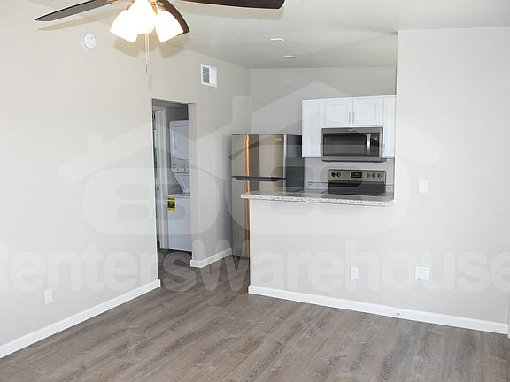 4th image of 1212 E Wagon Wheel Dr Unit 1