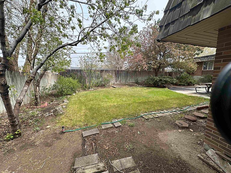 Listing photo 4