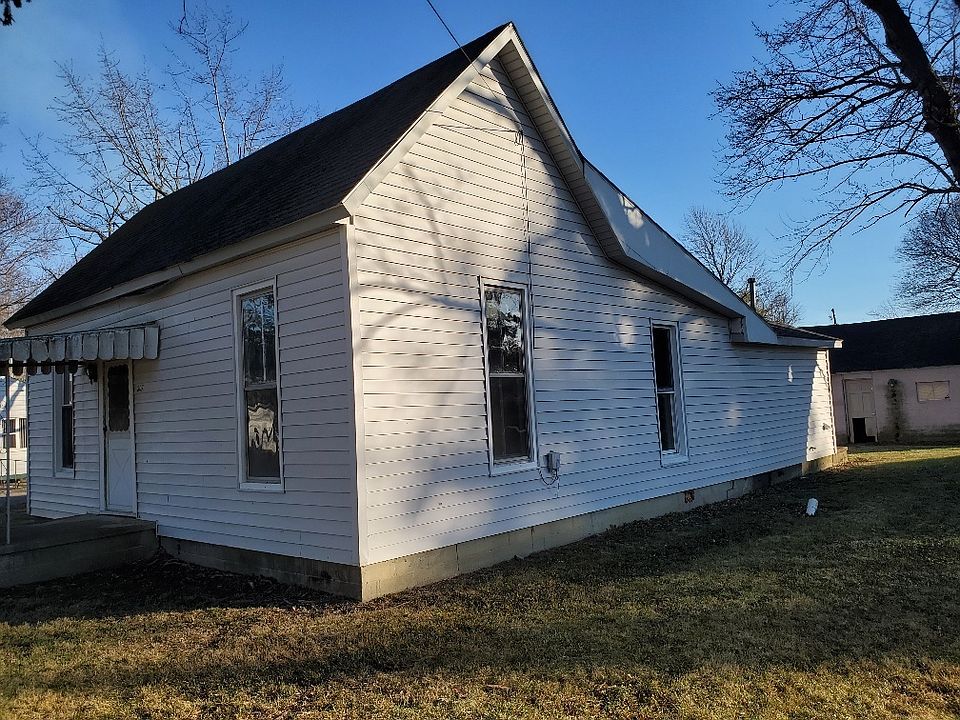 307 E Maple St, Gaston, IN 47342 | Zillow