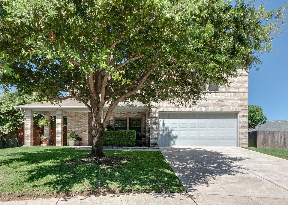 1st image of 5228 Blue Cir