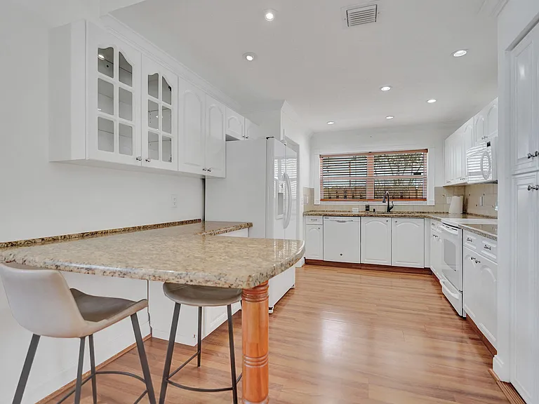 6817 Barnwell Dr — Photo 5