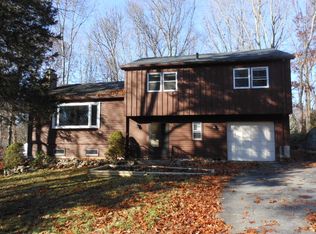 5 Norman Dr, Gales Ferry, CT 06335