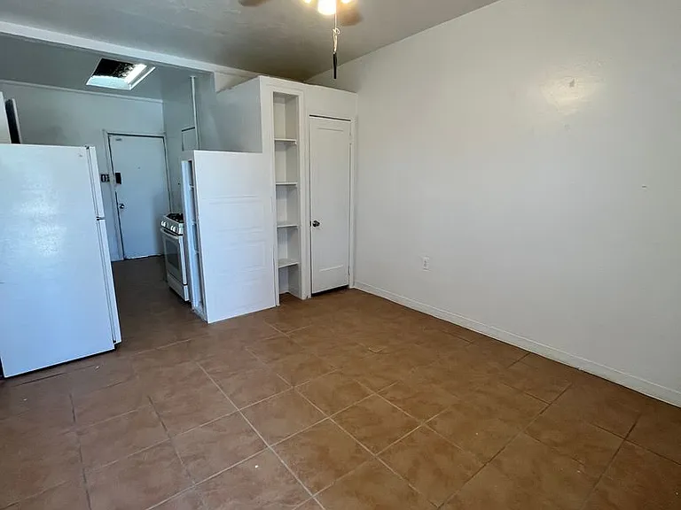 115 E Alturas St — Photo 2
