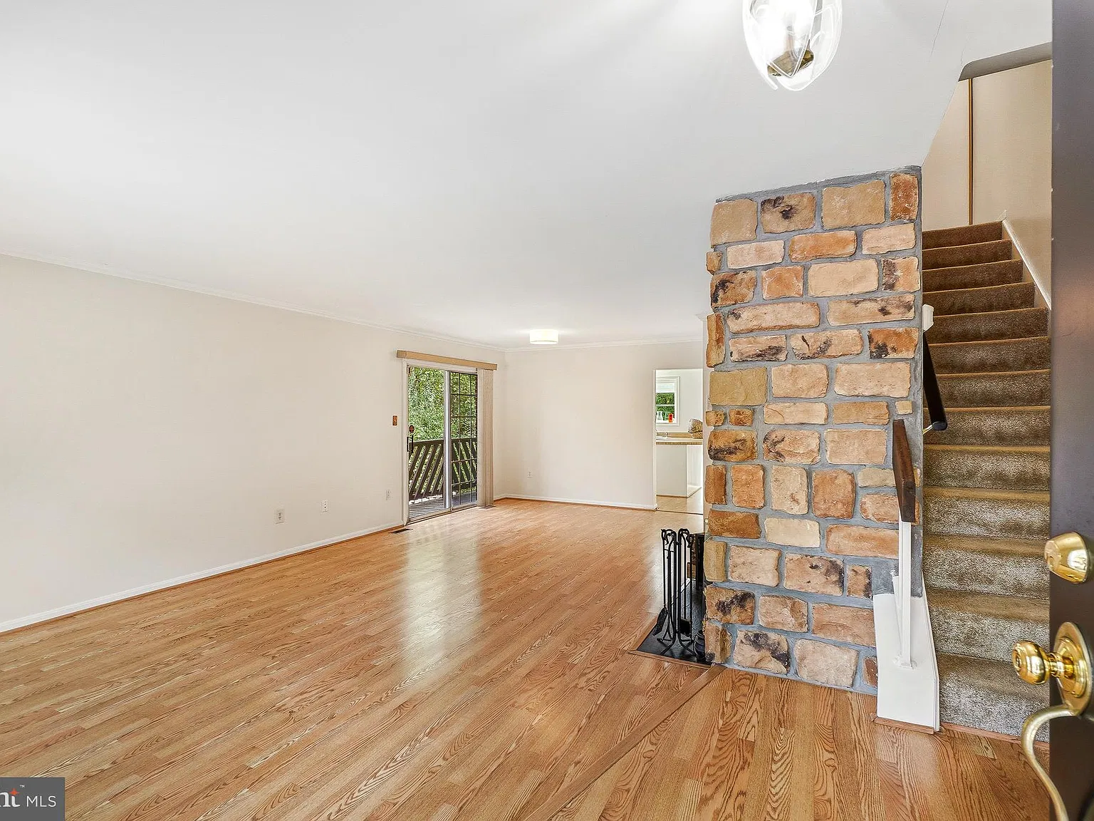 3 bed, 2.5 bath, 1440 sqft, $2,500 — Photo 4