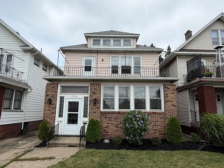 1572 Elmwood Ave #1 — Photo 2