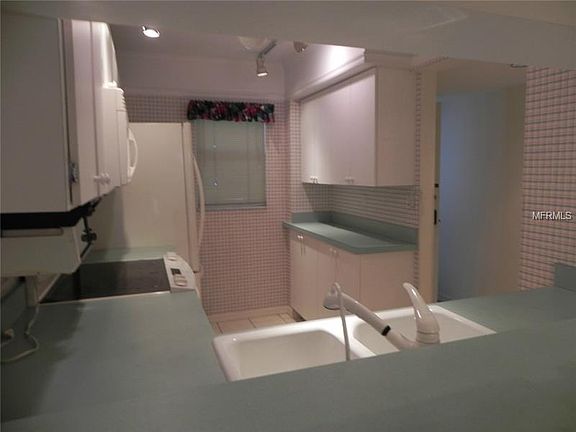 5th image of 437 Cerromar Ln Unit 425