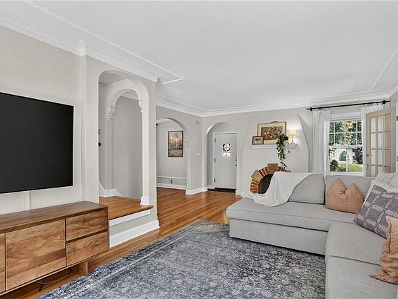 5th image of 1209 W 71st Ter