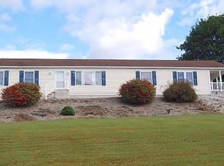 241 Lakeview Ln, Lenhartsville, PA 19534