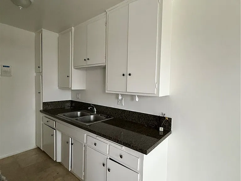 400 S Marengo Ave #4 — Photo 7