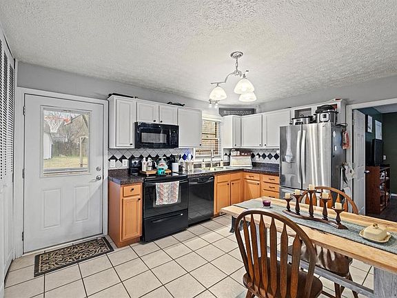 3rd image of 3414 Old Mill Ln