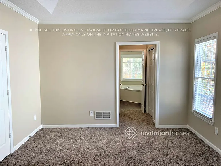 925 Evian Dr NW — Photo 8
