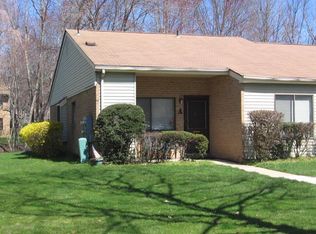 219 Medford Ct, Manalapan, NJ