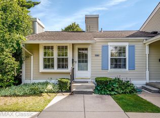 41716 Onaway Dr, Northville, MI 48167