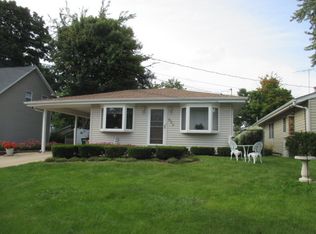 924 South Ave, St Charles, IL 60174
