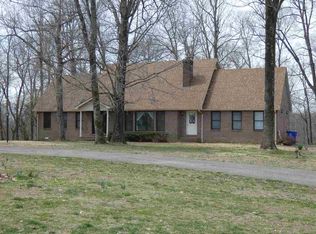 209 Ridgetop Dr, Russellville, KY 42276