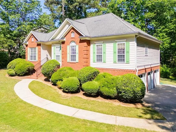 1294 Windsor Glen Dr, Douglasville, GA 30134