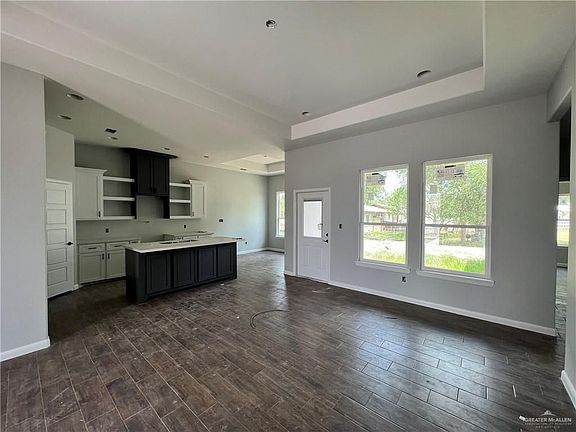 3rd image of 105 Hope Dr