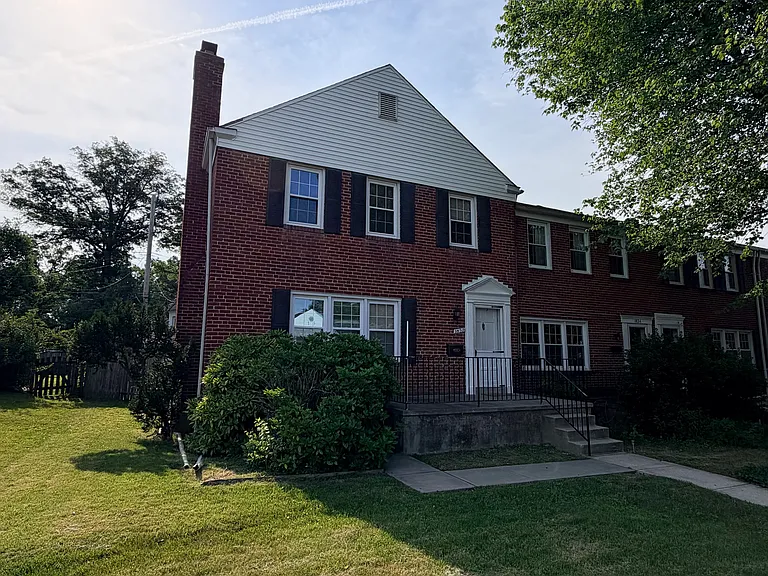 1832 Edgewood Rd — Photo 6