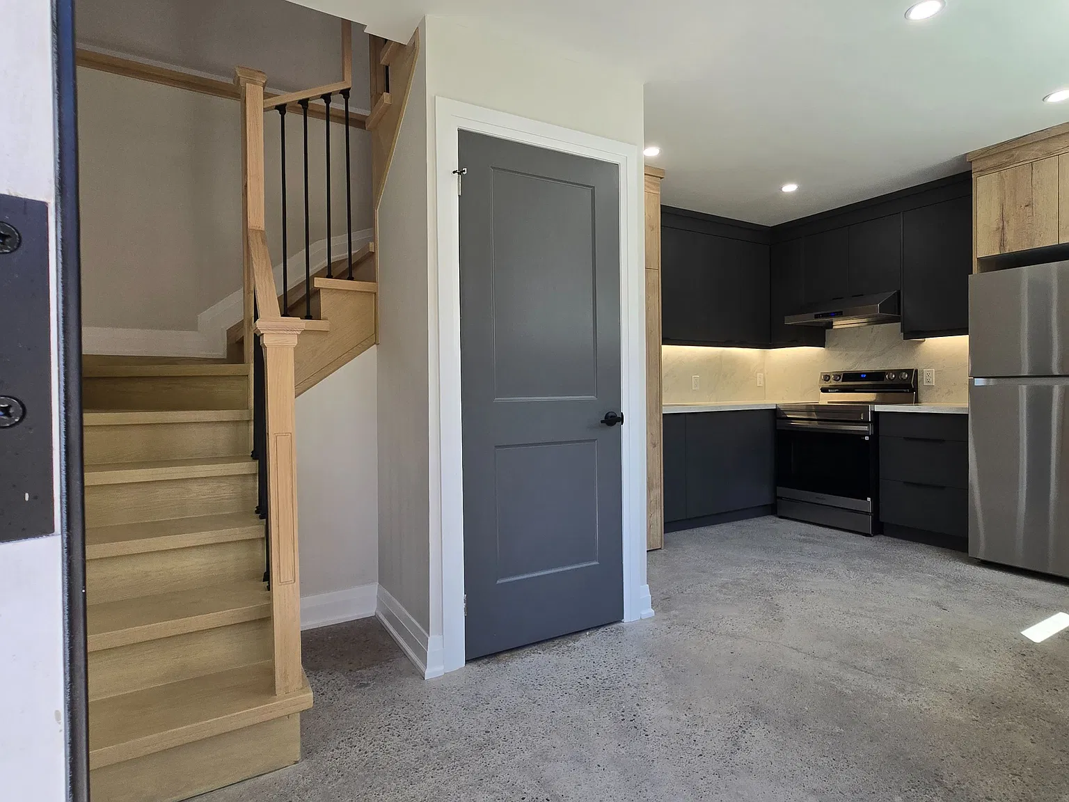 2 bed, $2,700 — Photo 4