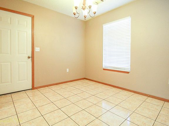 5th image of 2847 W Wildwood Dr