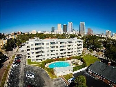 Building overview - 406 S Cedar Ave #408