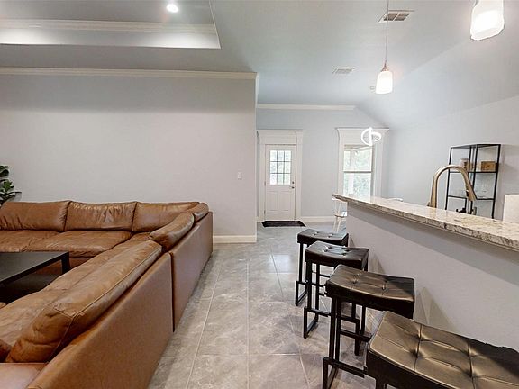 4th image of 2615 San Gabriel Dr