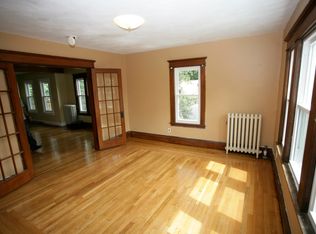 88 Chapin St, Chicopee, MA 01013