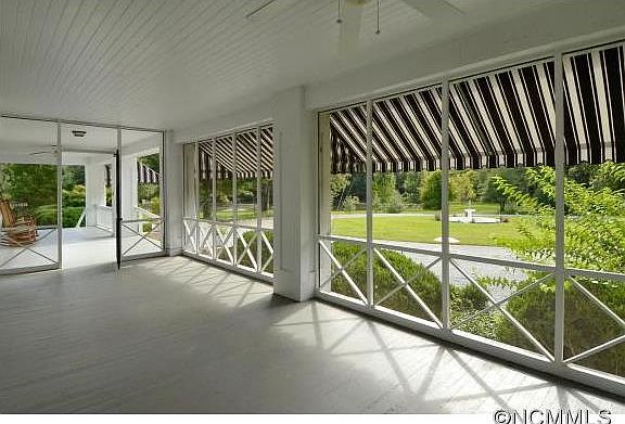 5th image of 93 Embrook Lake Dr