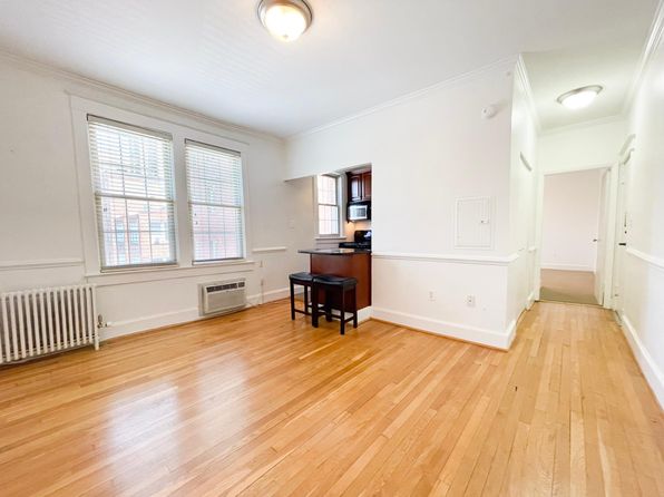 3026 Wisconsin Ave NW APT 207